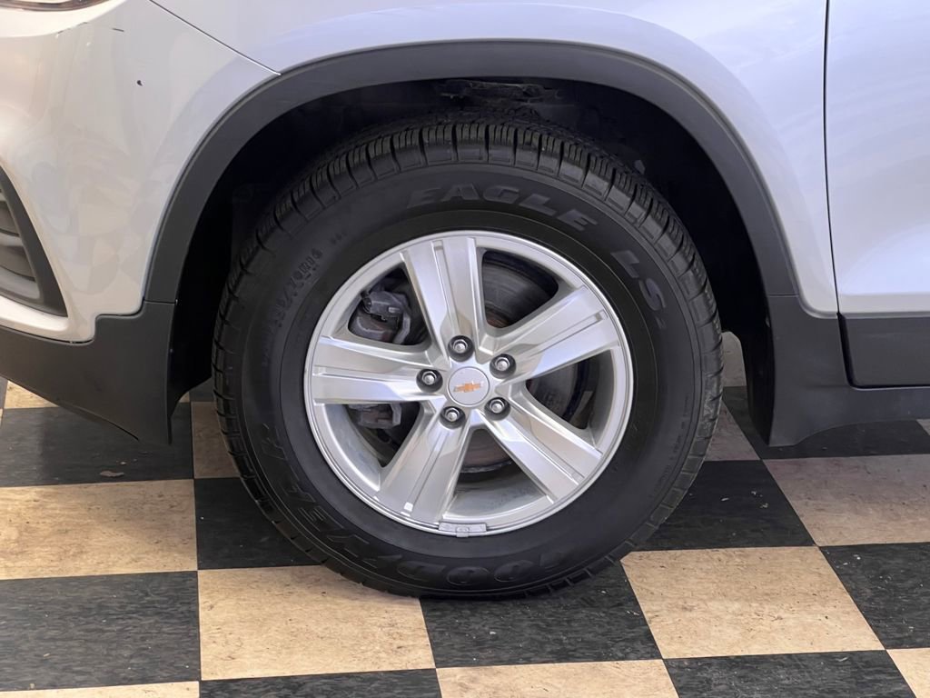 Used 2018 Chevrolet Trax LS image 37