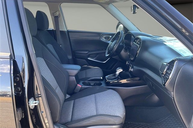 Used 2023 Kia Soul EX image 7