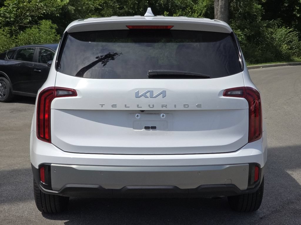 Used 2024 Kia Telluride LX FWD image 14