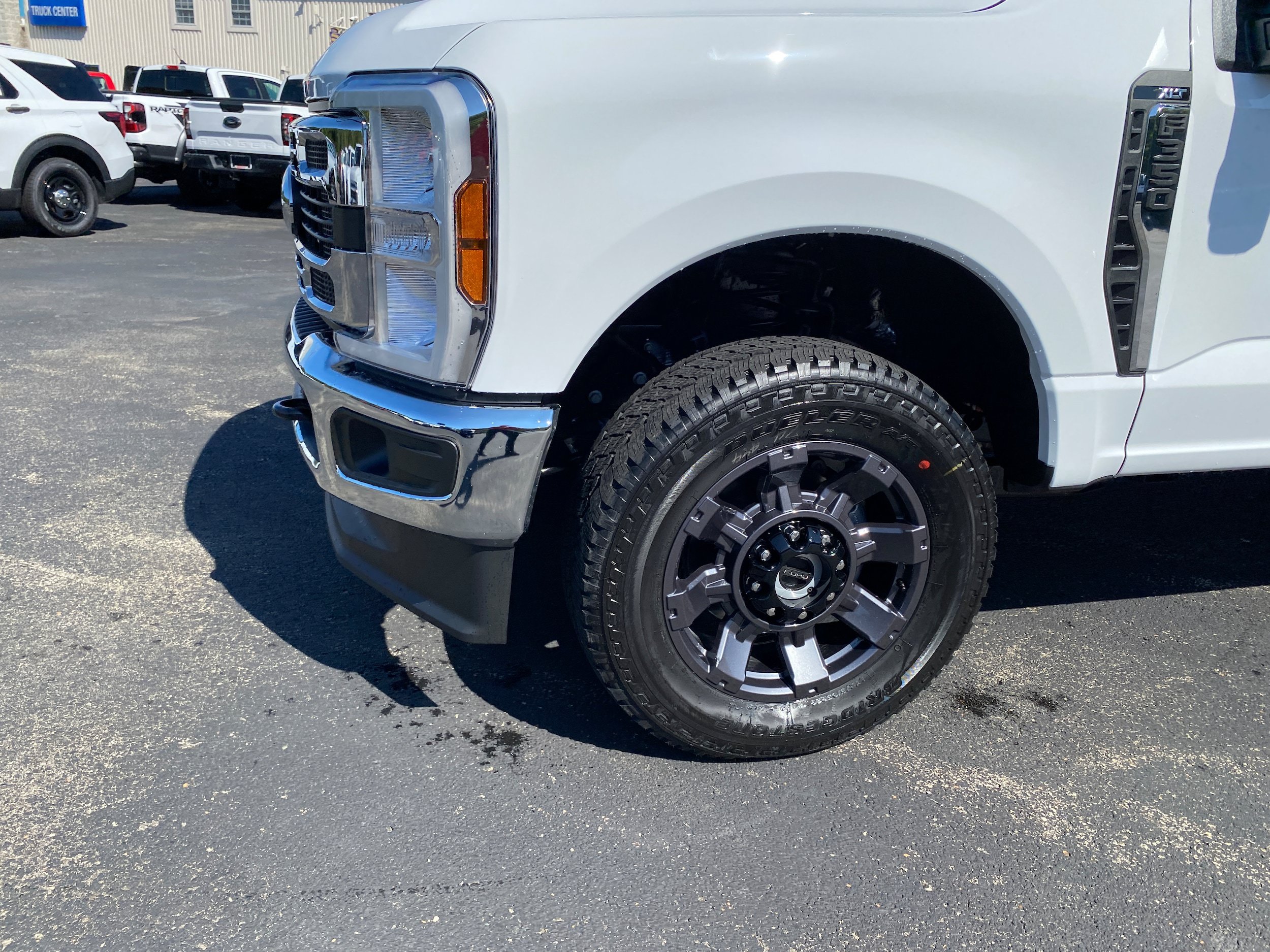 New 2027 Ford F350 XLT w/ FX4 Off-Road Package AWD/4WD image 19