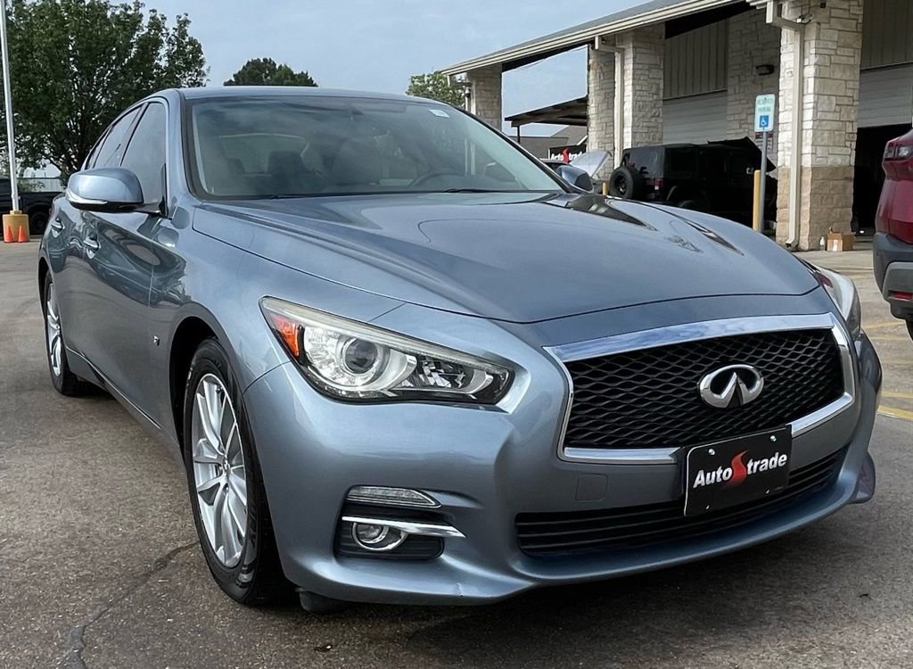 Used 2015 INFINITI Q50 Premium w/ Navigation Package RWD image 3