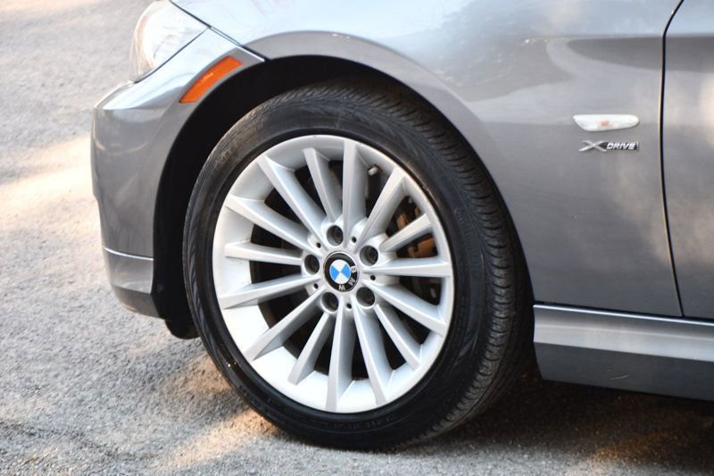 Used 2011 BMW 335i xDrive Sedan image 15