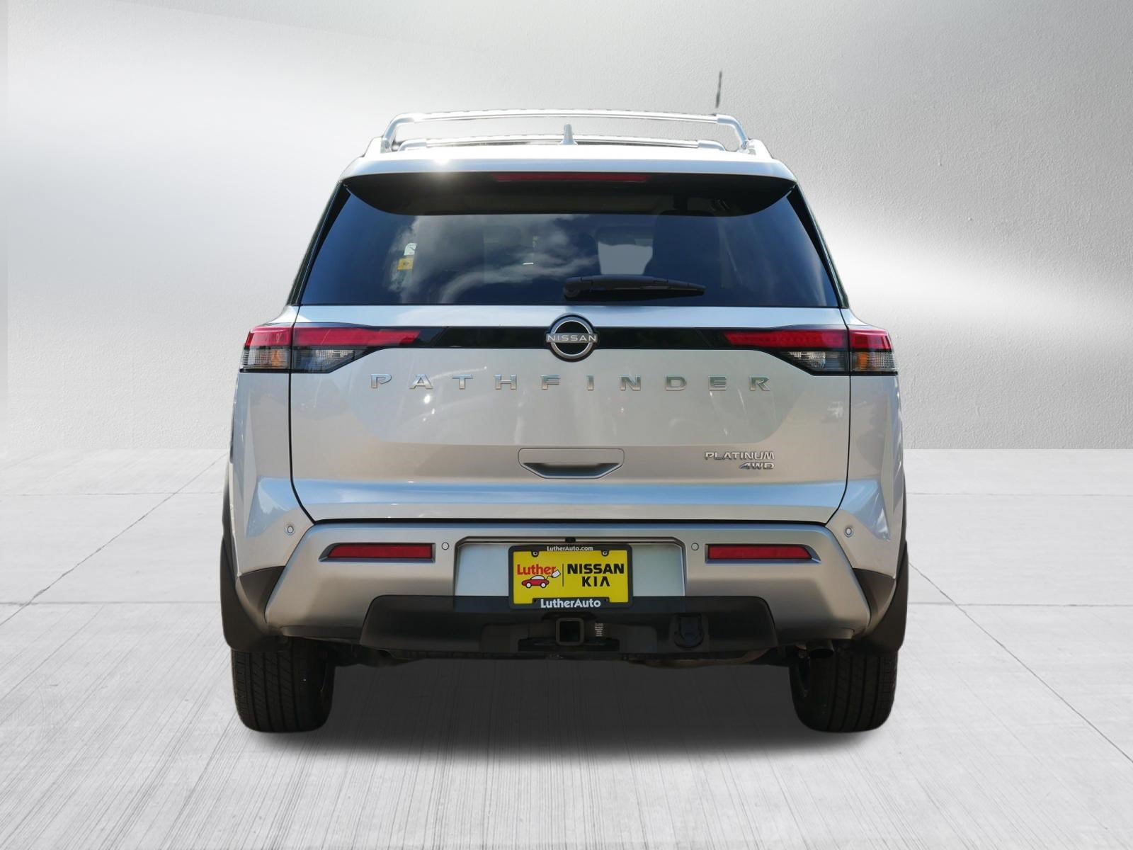 Certified 2025 Nissan Pathfinder Platinum AWD/4WD image 6