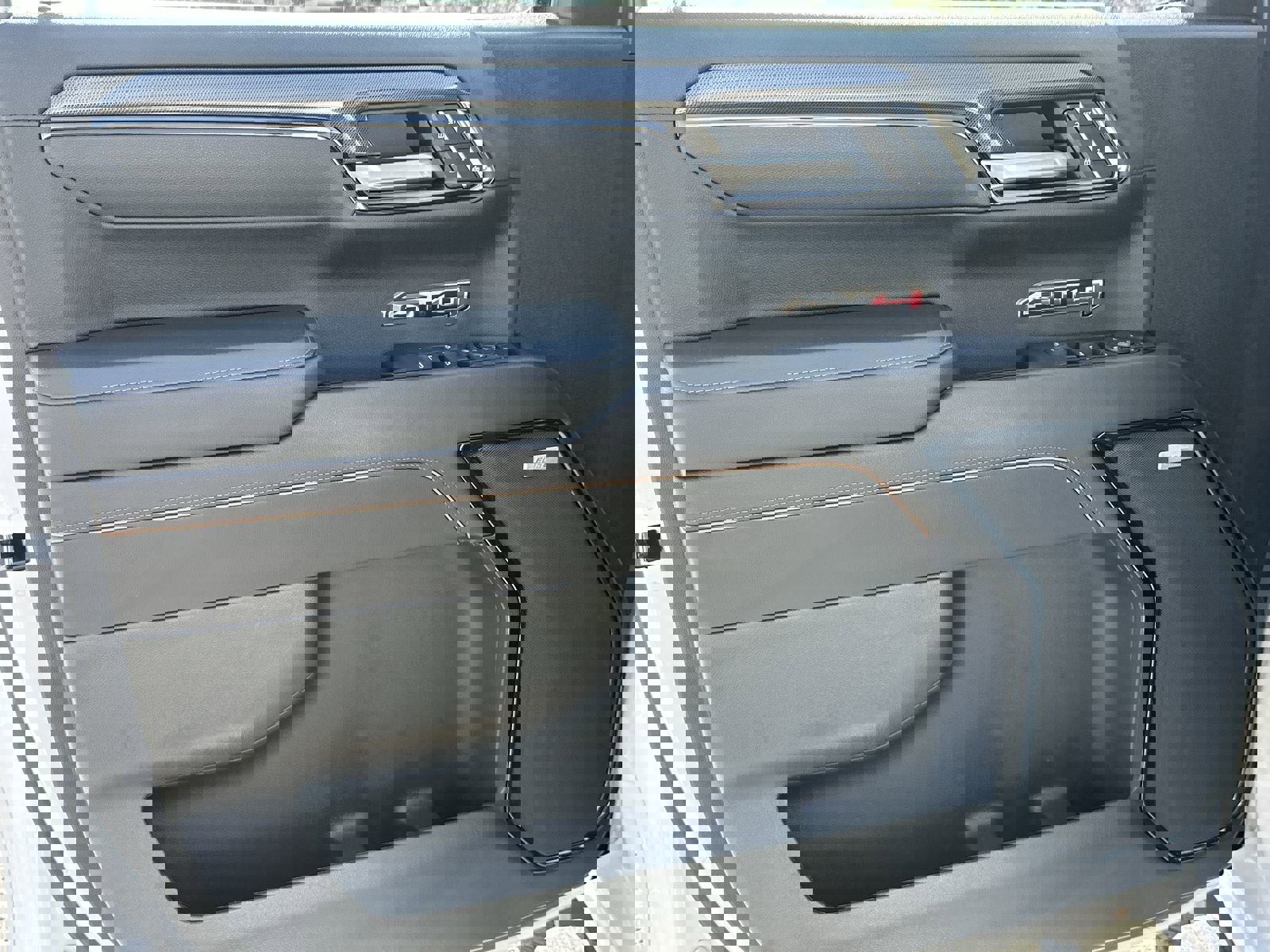 Used 2024 GMC Sierra 1500 AT4 w/ Technology Package image 14