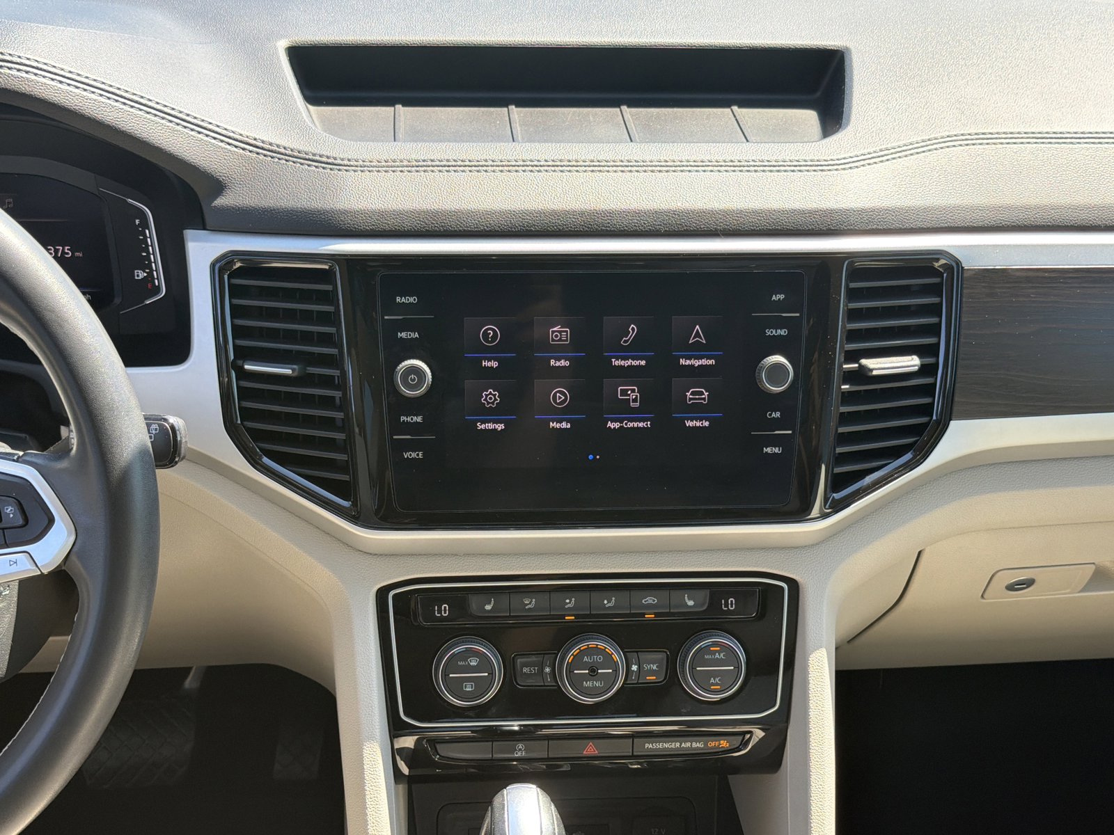 Used 2022 Volkswagen Atlas SE image 32