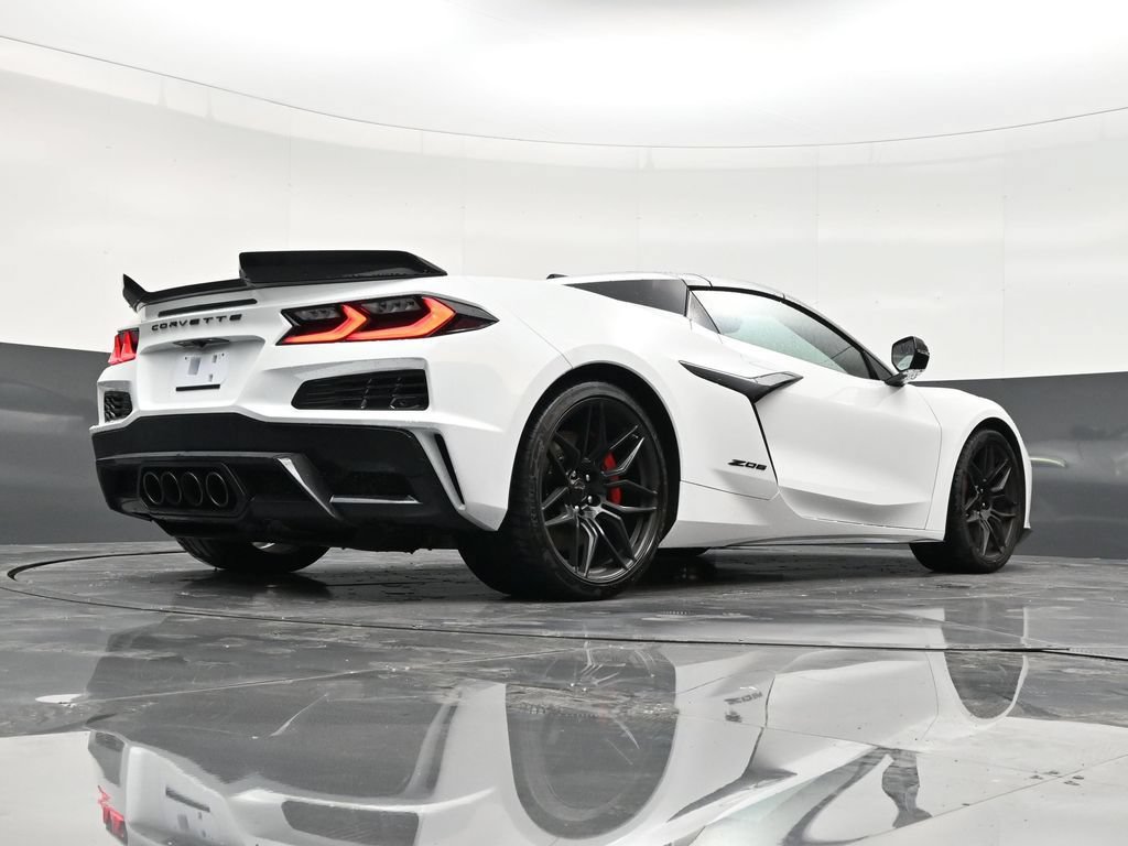 Used 2026 Chevrolet Corvette Z06 RWD image 24