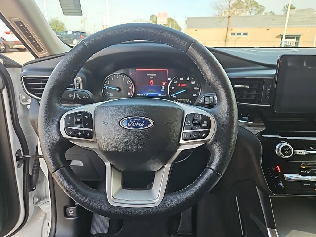 Used 2023 Ford Explorer Limited image 18