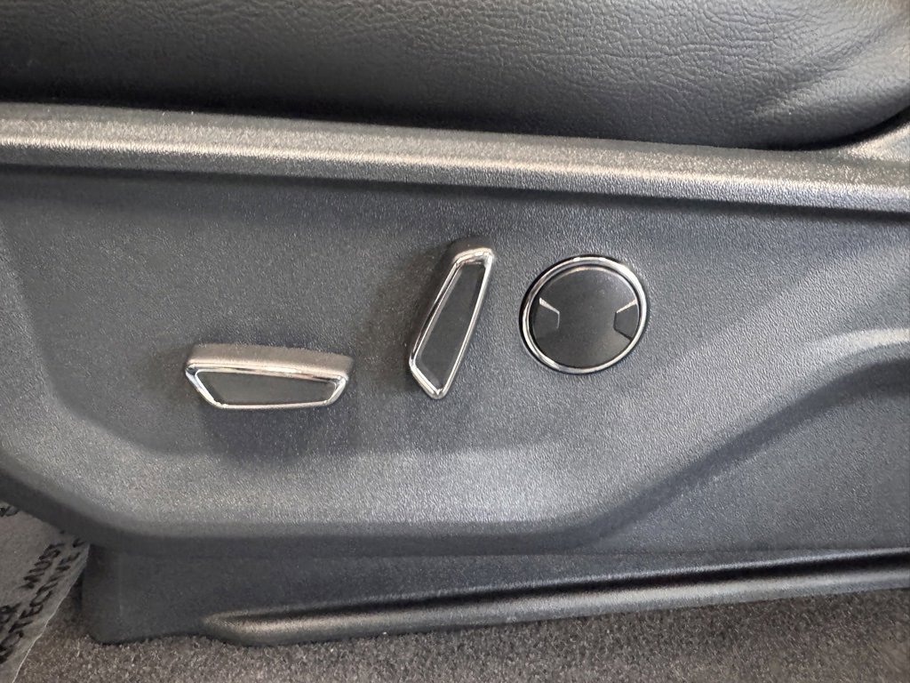 New 2025 Ford F150 Lariat w/ Equipment Group 502A High image 16