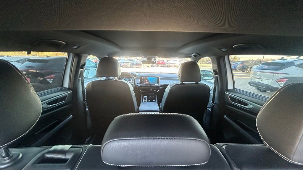 Used 2024 Volkswagen Atlas Cross Sport SE image 26