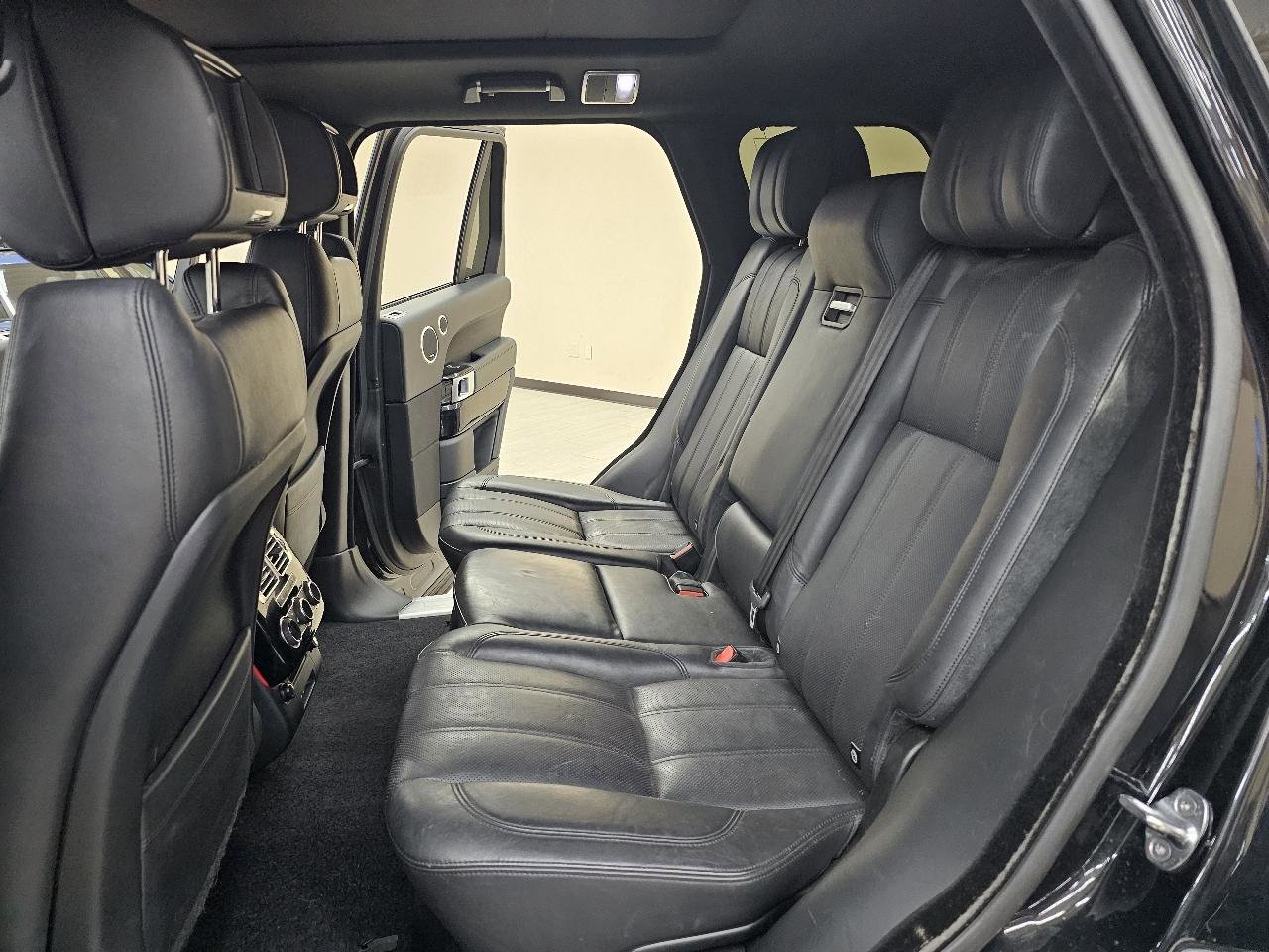Used 2014 Land Rover Range Rover Supercharged AWD/4WD image 24