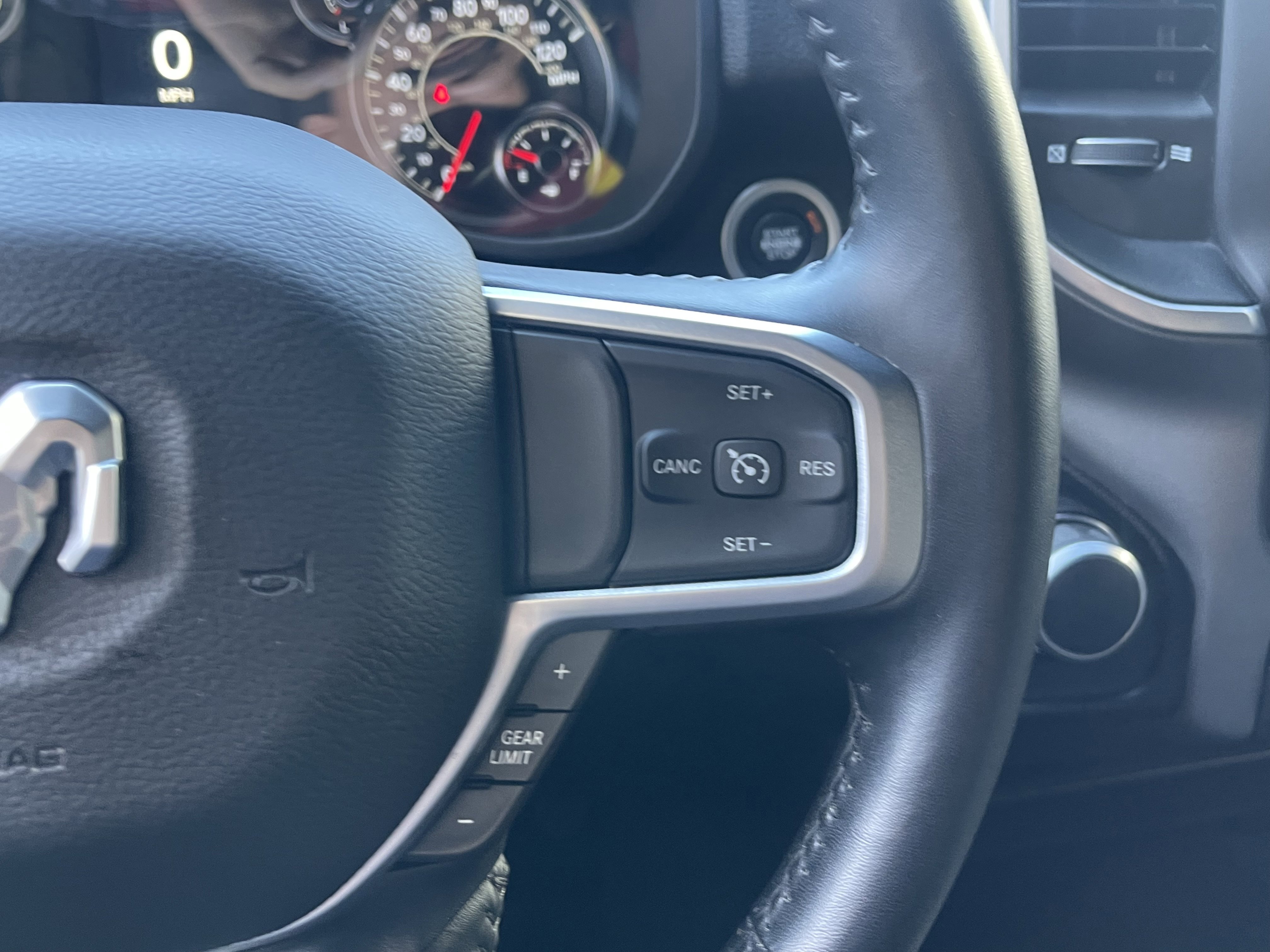 Used 2024 RAM 2500 Big Horn AWD/4WD image 33