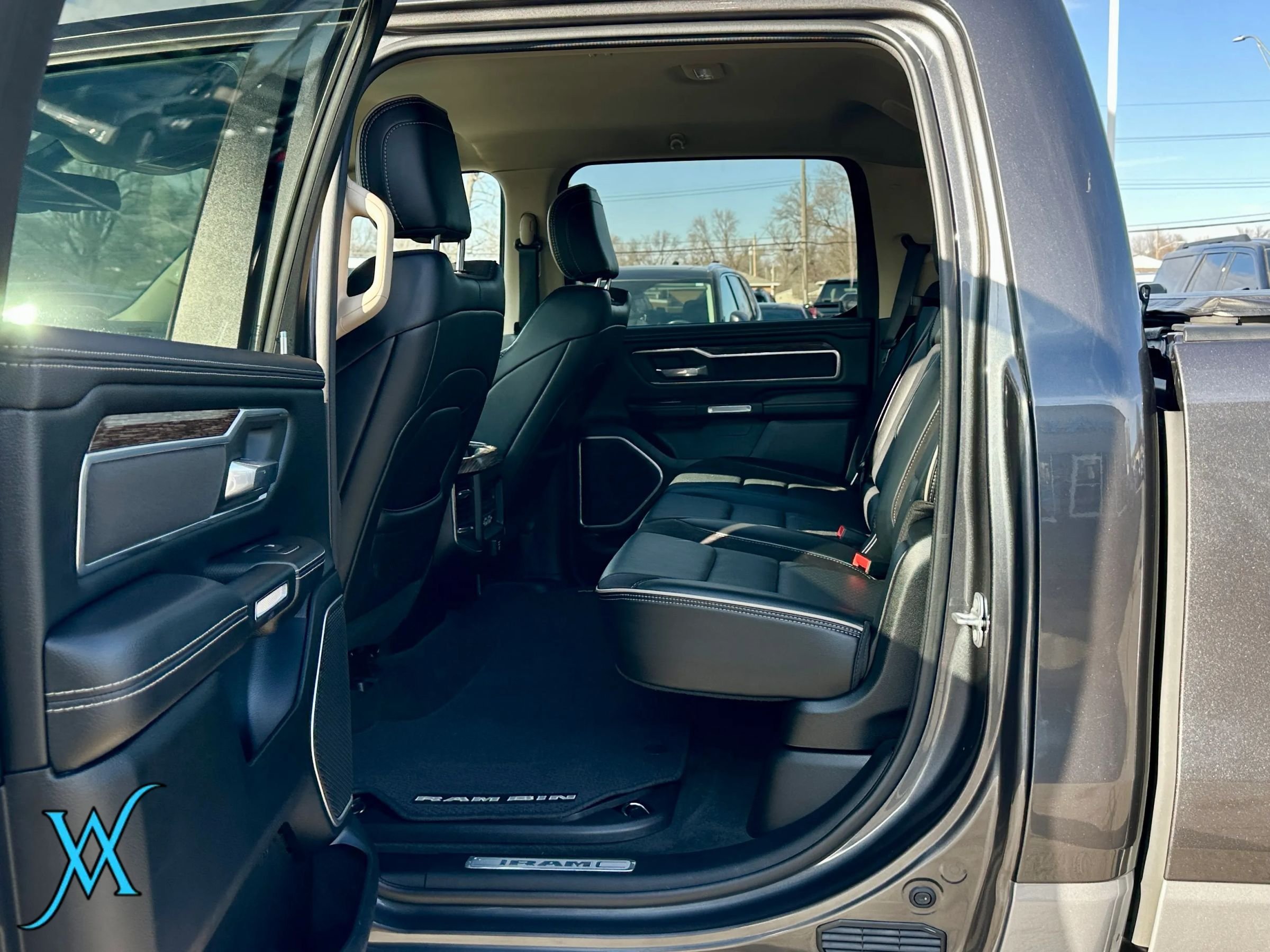 Used 2020 RAM 1500 Laramie AWD/4WD image 21