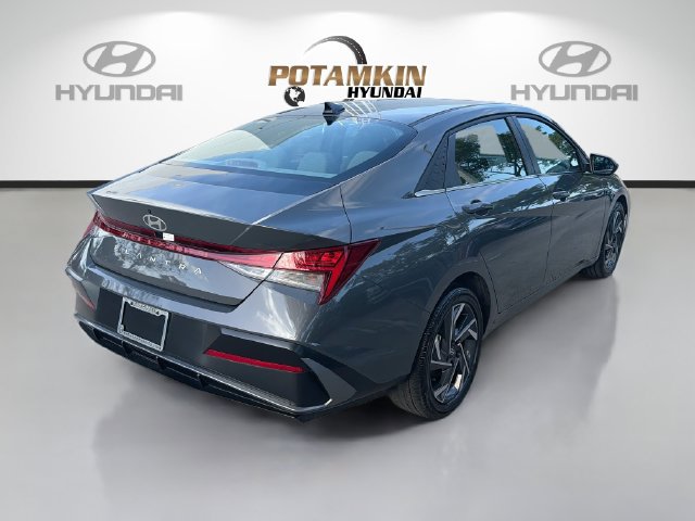 Certified 2025 Hyundai Elantra SEL FWD image 6