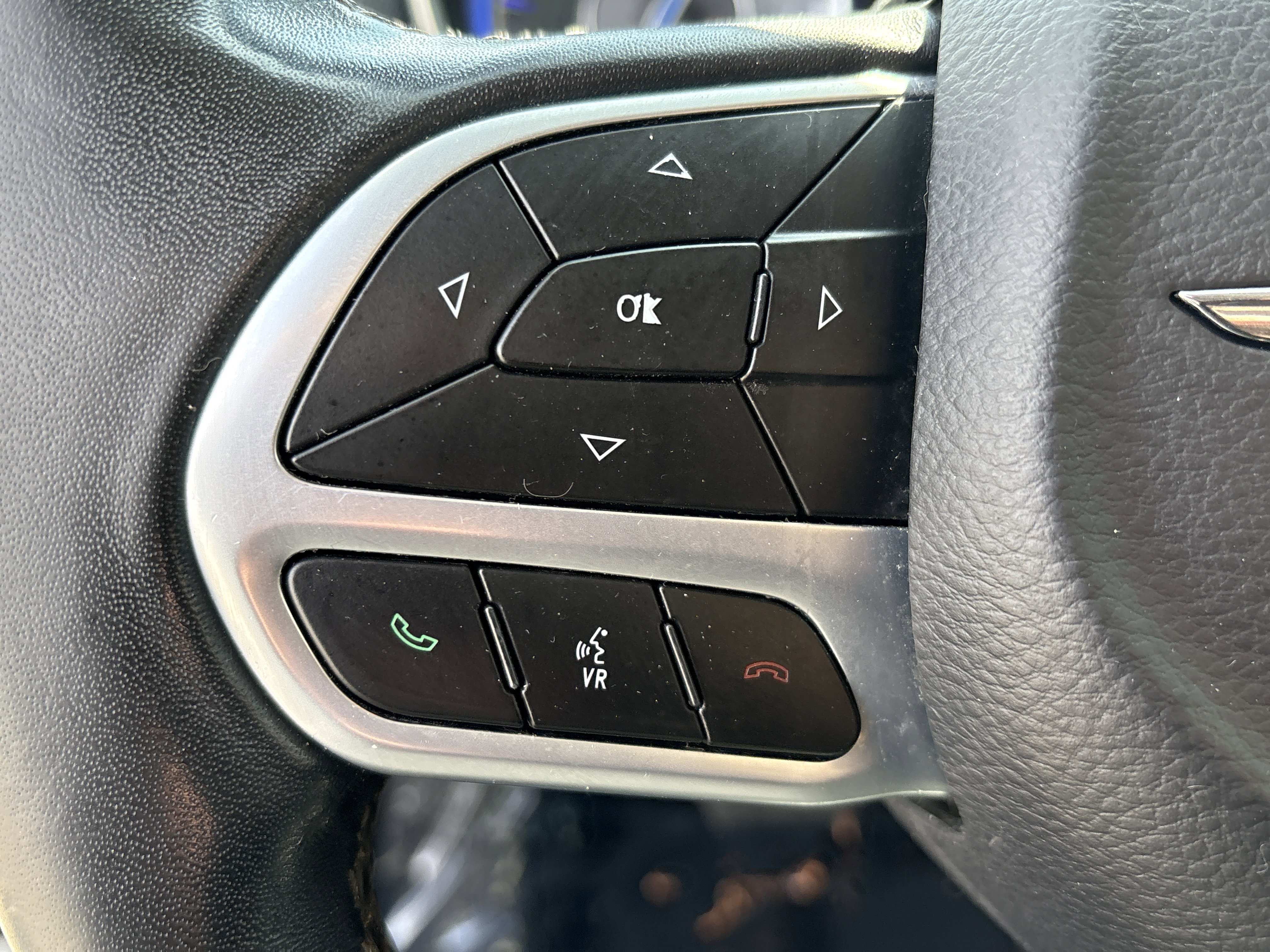 Used 2020 Chrysler 300 Limited image 22