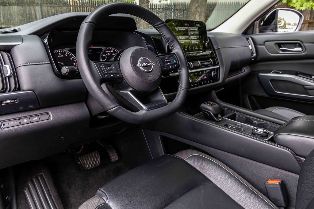 Certified 2024 Nissan Pathfinder SL image 7