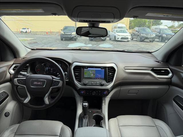 Used 2017 GMC Acadia SLT image 12