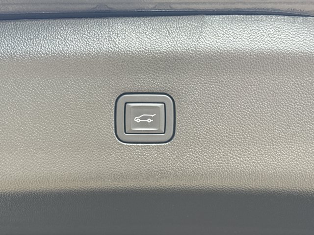 Used 2024 Buick Enclave Essence w/ Experience Buick Package FWD image 11