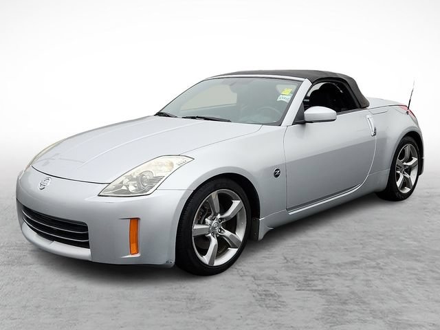 Used 2006 Nissan 350Z Touring RWD image 3