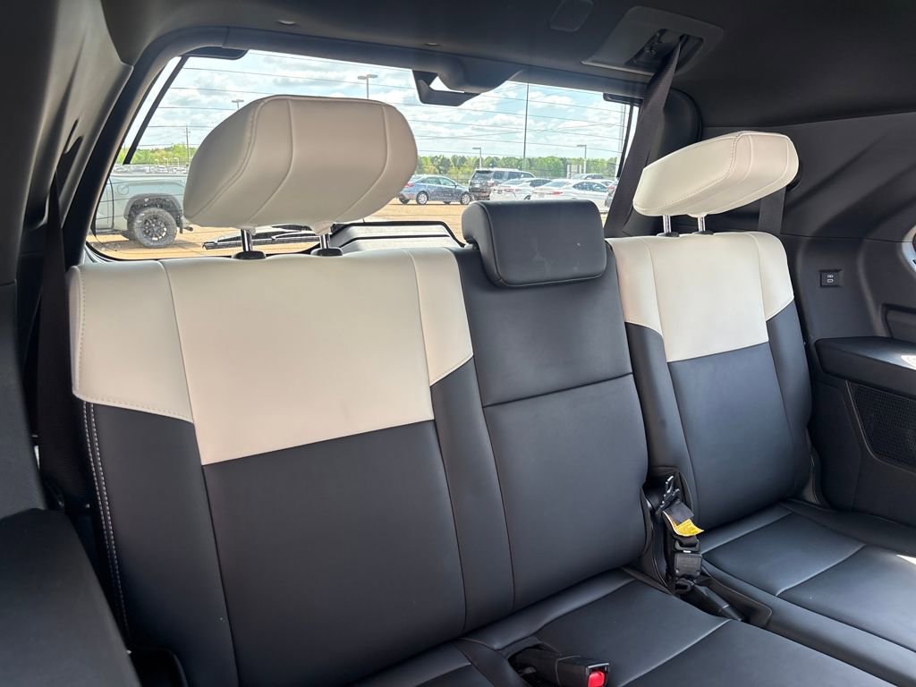 Used 2025 Toyota Sequoia Capstone image 30
