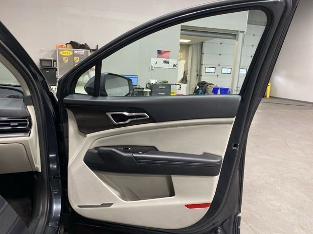 Used 2023 Kia Sportage EX AWD/4WD image 28