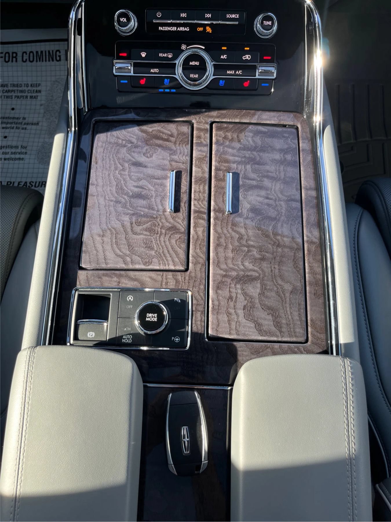 Used 2019 Lincoln Navigator L Reserve AWD/4WD image 18
