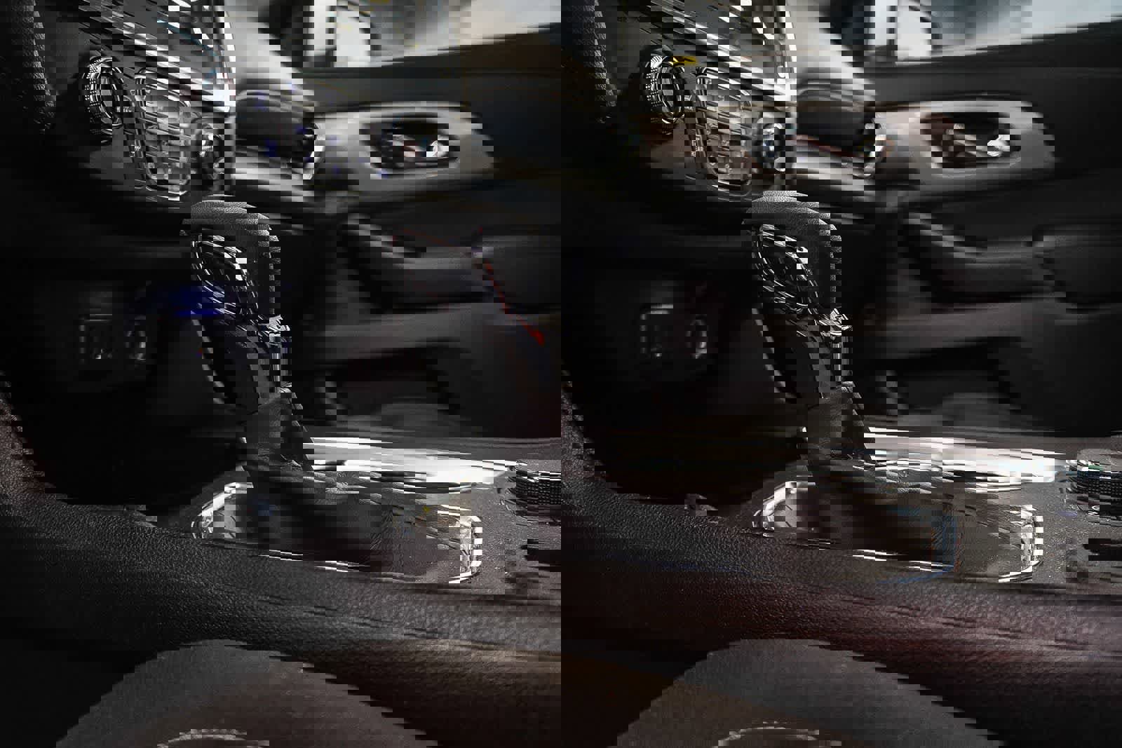 Used 2023 Chevrolet Traverse LT image 21