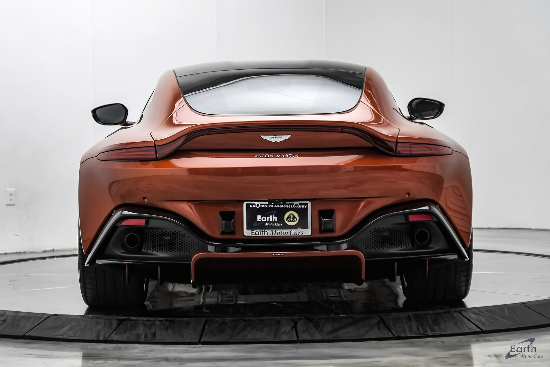 Used 2019 Aston Martin V8 Vantage Coupe RWD image 15