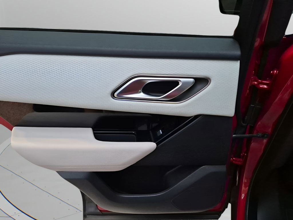 Used 2021 Land Rover Range Rover Velar R-Dynamic S image 17