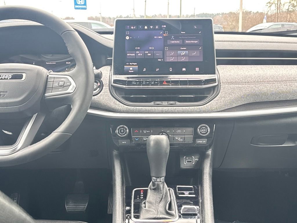 Used 2024 Jeep Compass Latitude image 20