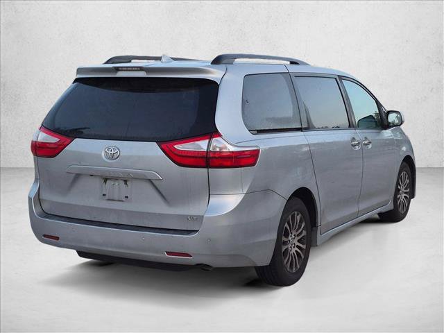Used 2019 Toyota Sienna XLE w/ XLE Navigation Package FWD image 5