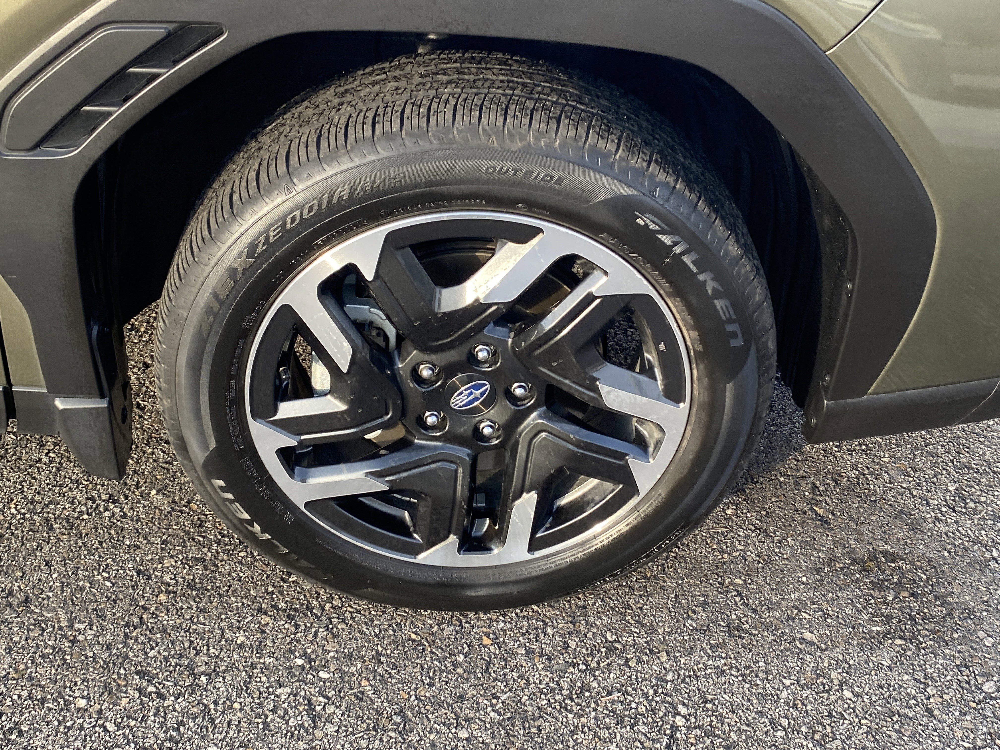 Used 2025 Subaru Forester Limited image 28