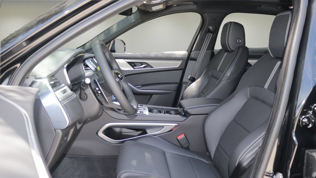 New 2026 Jaguar F-PACE R-Dynamic S AWD/4WD image 11