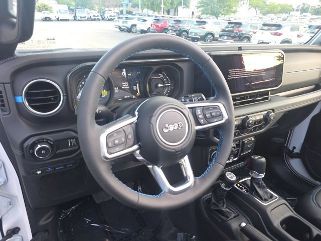 Used 2024 Jeep Wrangler High Altitude AWD/4WD image 20