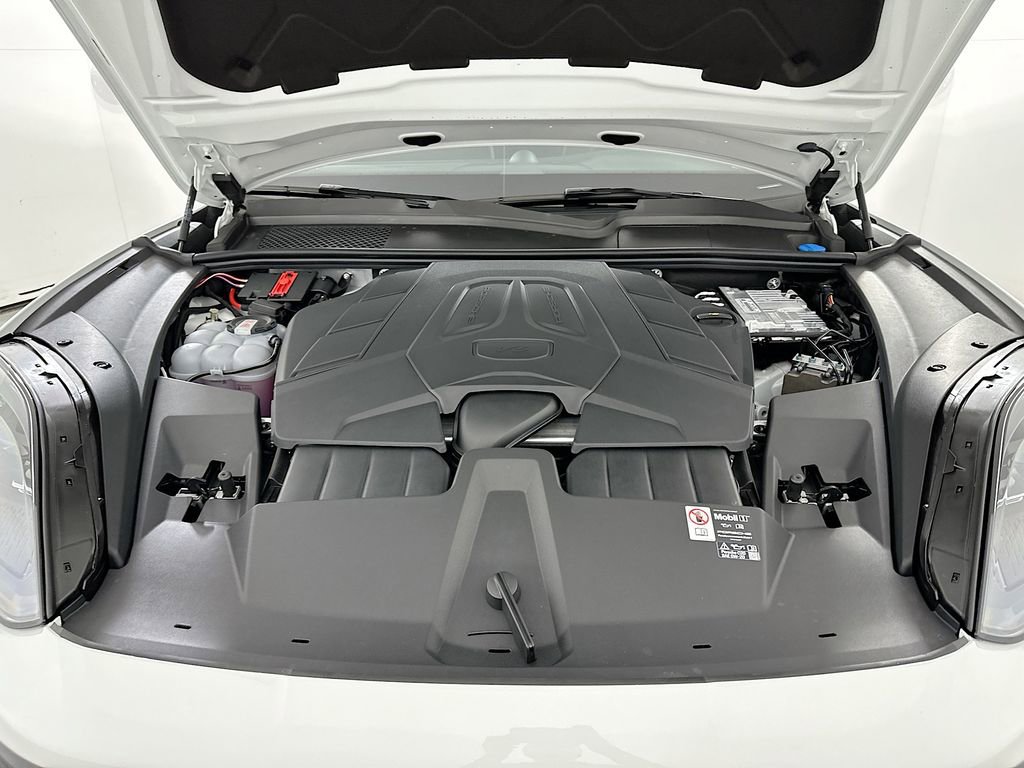 New 2026 Porsche Cayenne Coupe image 32