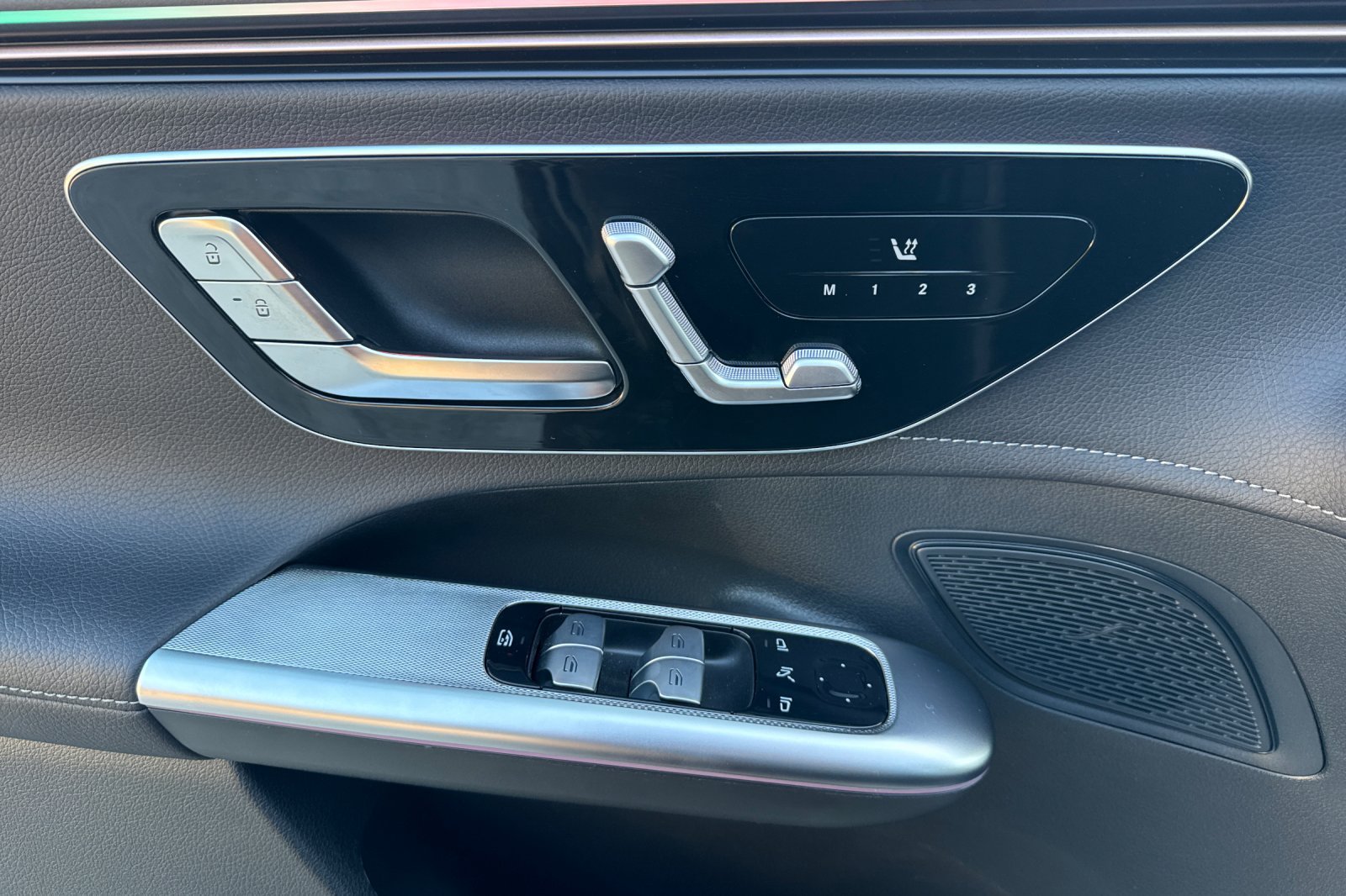 New 2027 Mercedes-Benz EQE 320 4MATIC SUV image 11