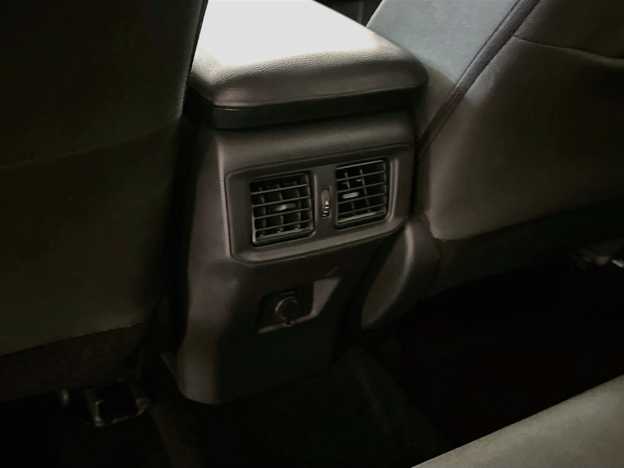 Used 2025 Toyota RAV4 LE AWD/4WD image 27