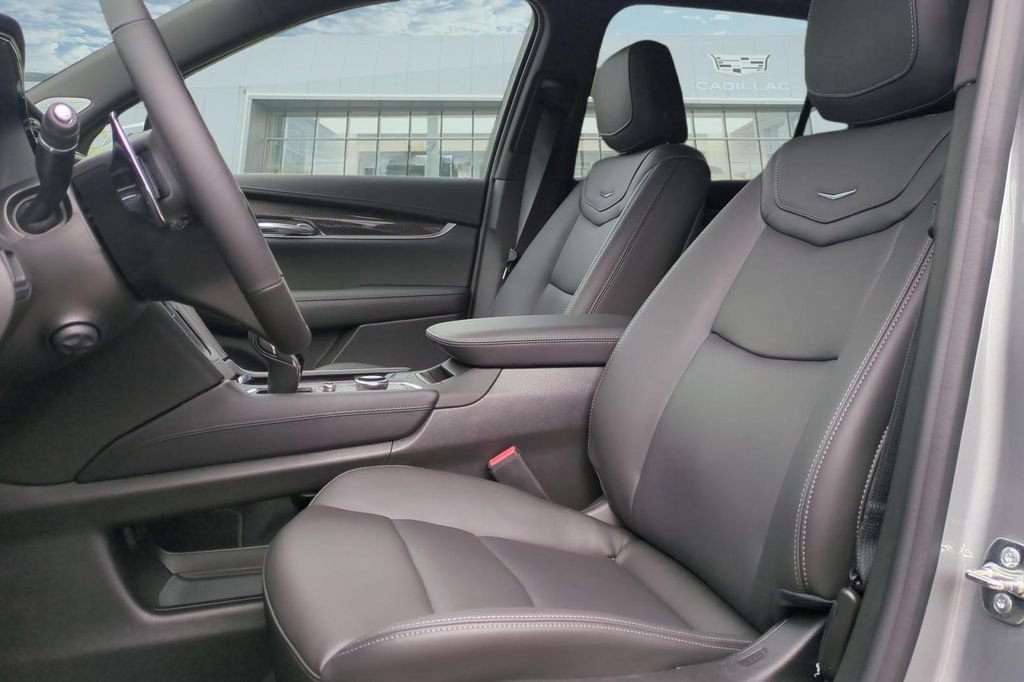 New 2025 Cadillac XT6 Sport AWD/4WD image 11