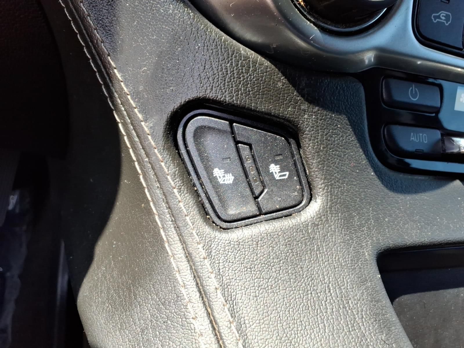 Used 2017 Chevrolet Suburban LT RWD image 24