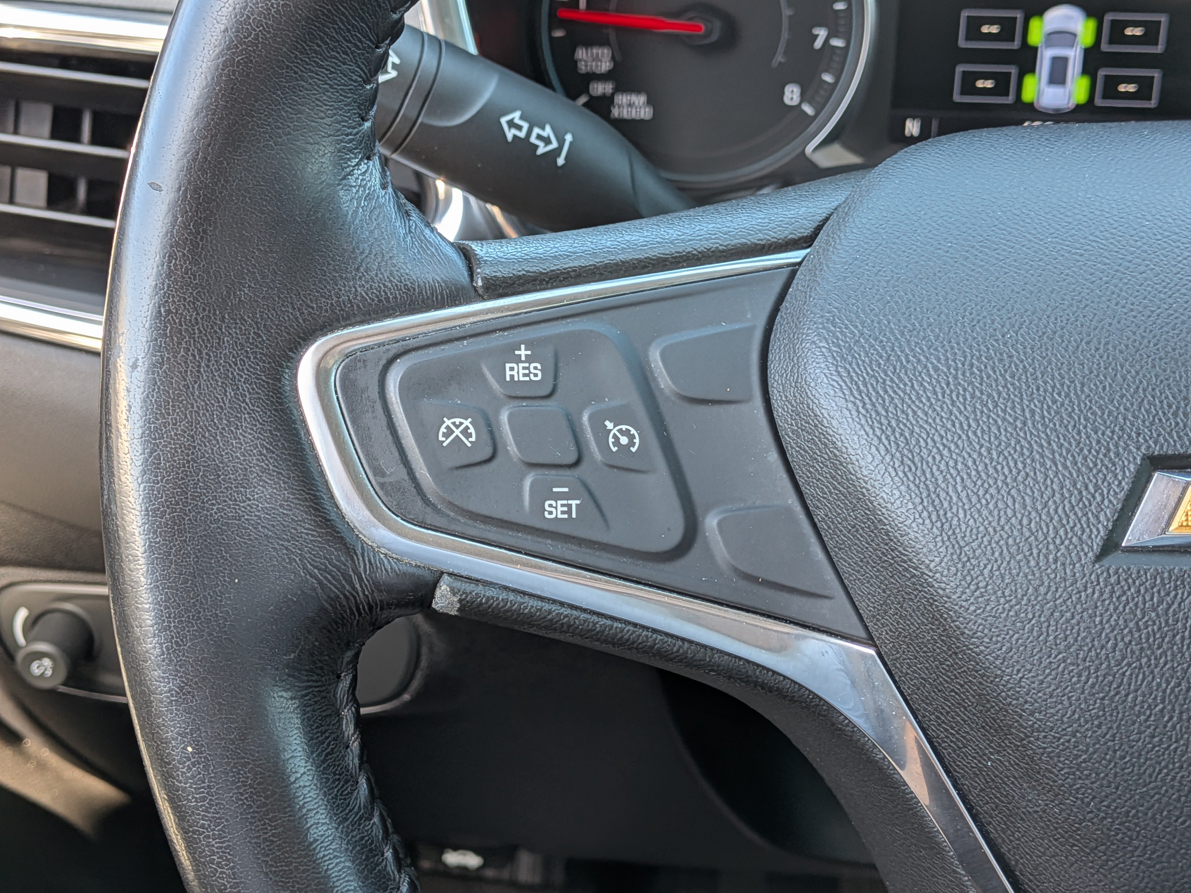 Used 2019 Chevrolet Equinox LT w/ Sun & Navigation Package FWD image 25