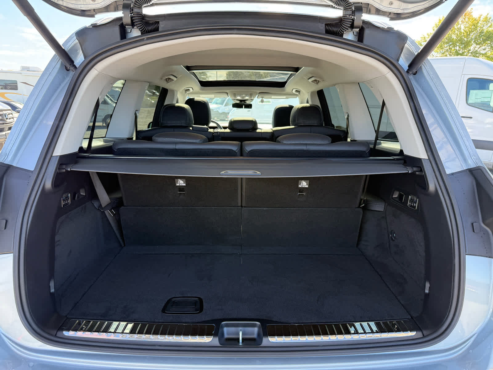 New 2026 Mercedes-Benz GLS 450 4MATIC image 38