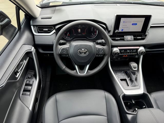 Used 2025 Toyota RAV4 XLE Premium image 28