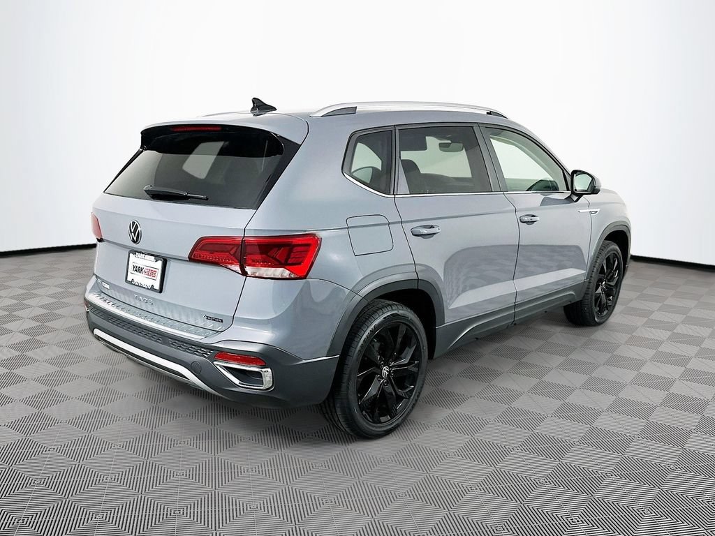 Used 2023 Volkswagen Taos SE w/ Black Wheel Package AWD/4WD image 12