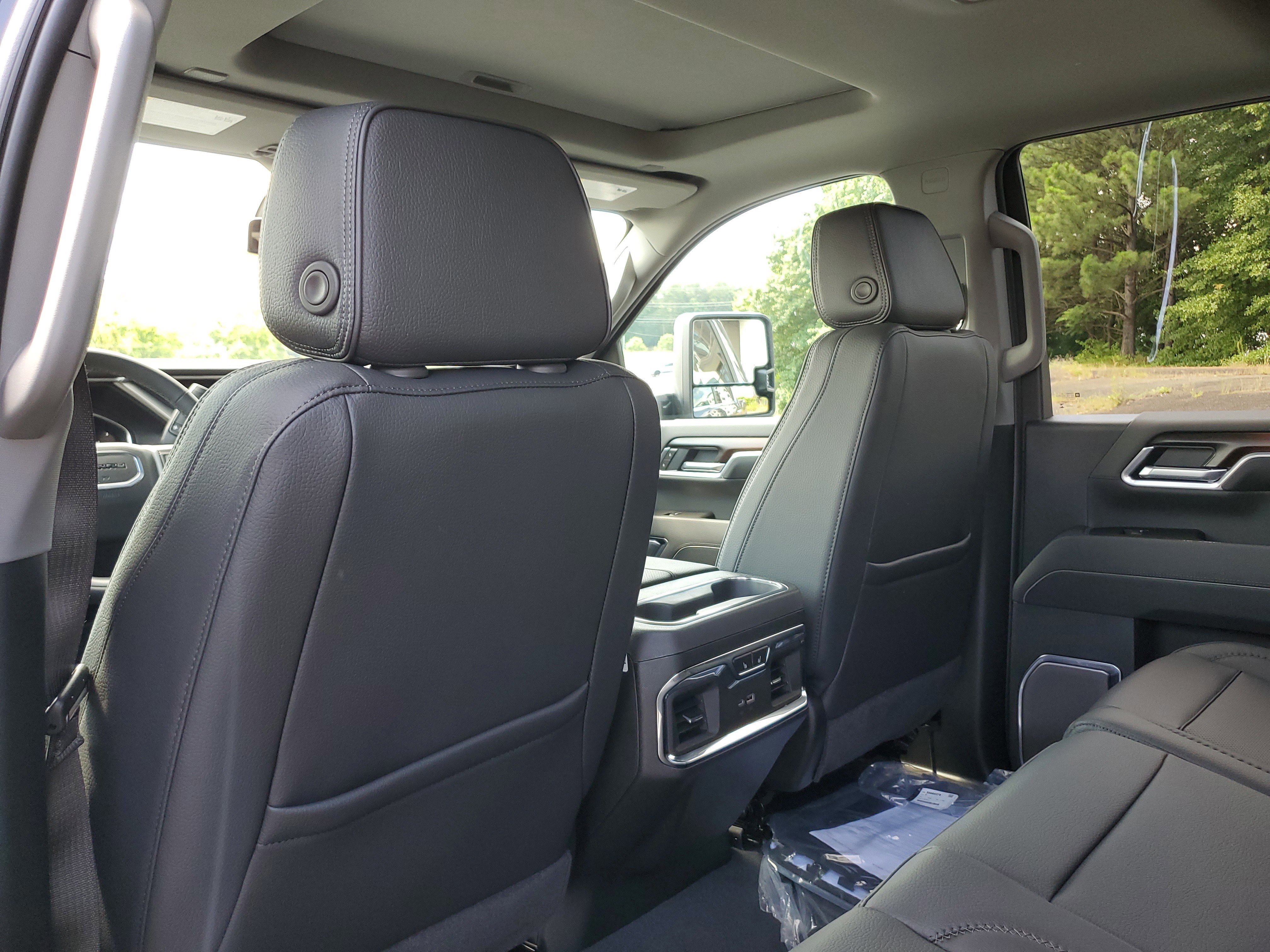 New 2025 GMC Sierra 2500 Denali image 10