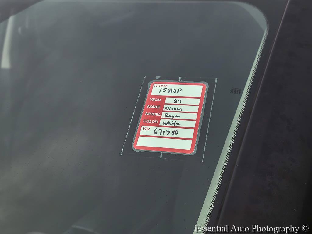 Used 2024 Nissan Rogue S FWD image 32