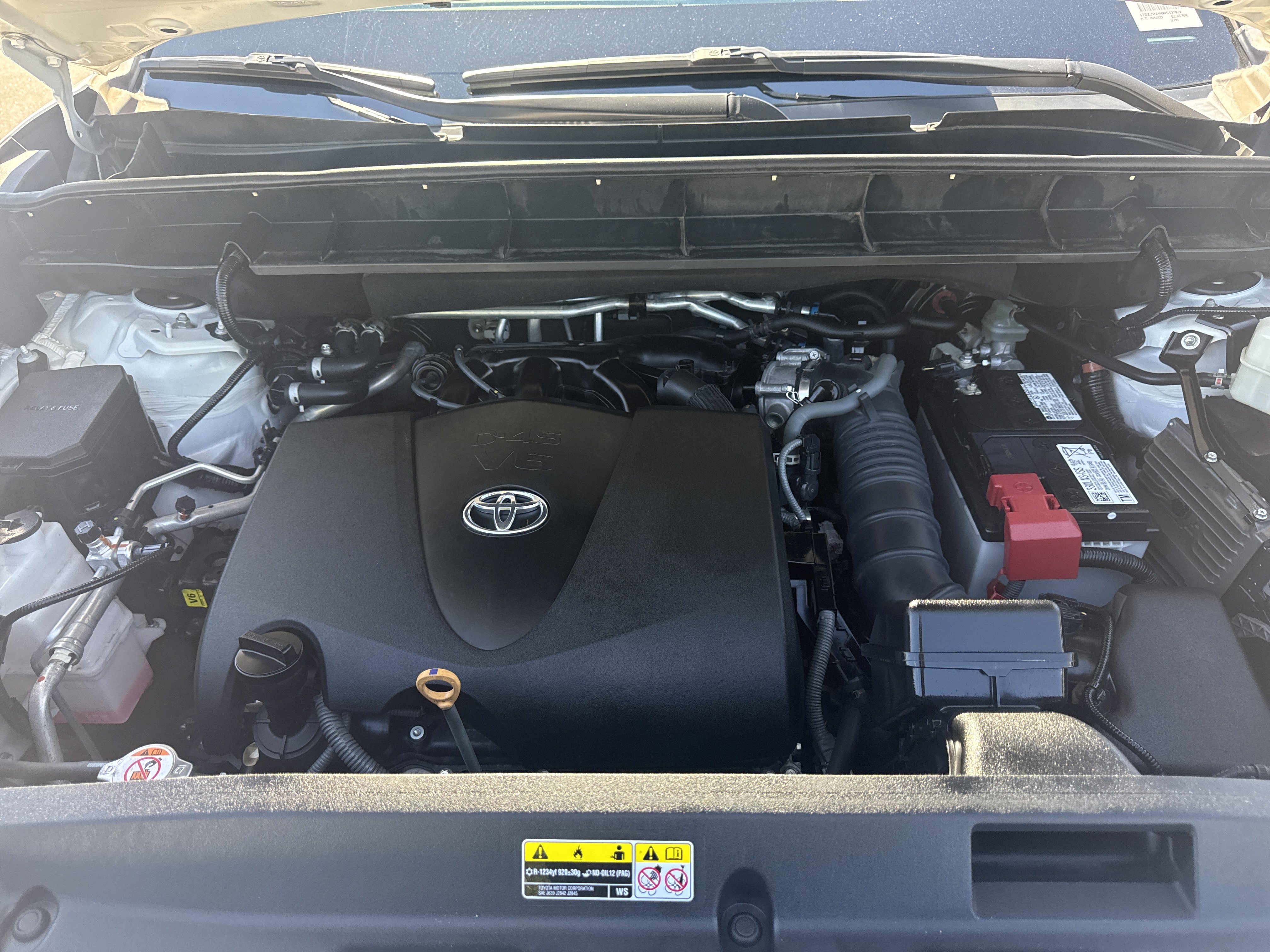 Used 2021 Toyota Highlander LE FWD image 34
