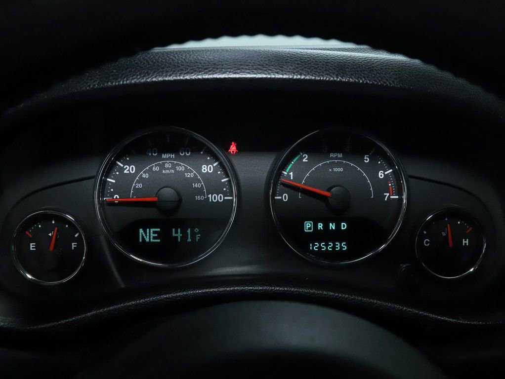 Used 2013 Jeep Wrangler Unlimited Sahara w/ Connectivity Group image 22