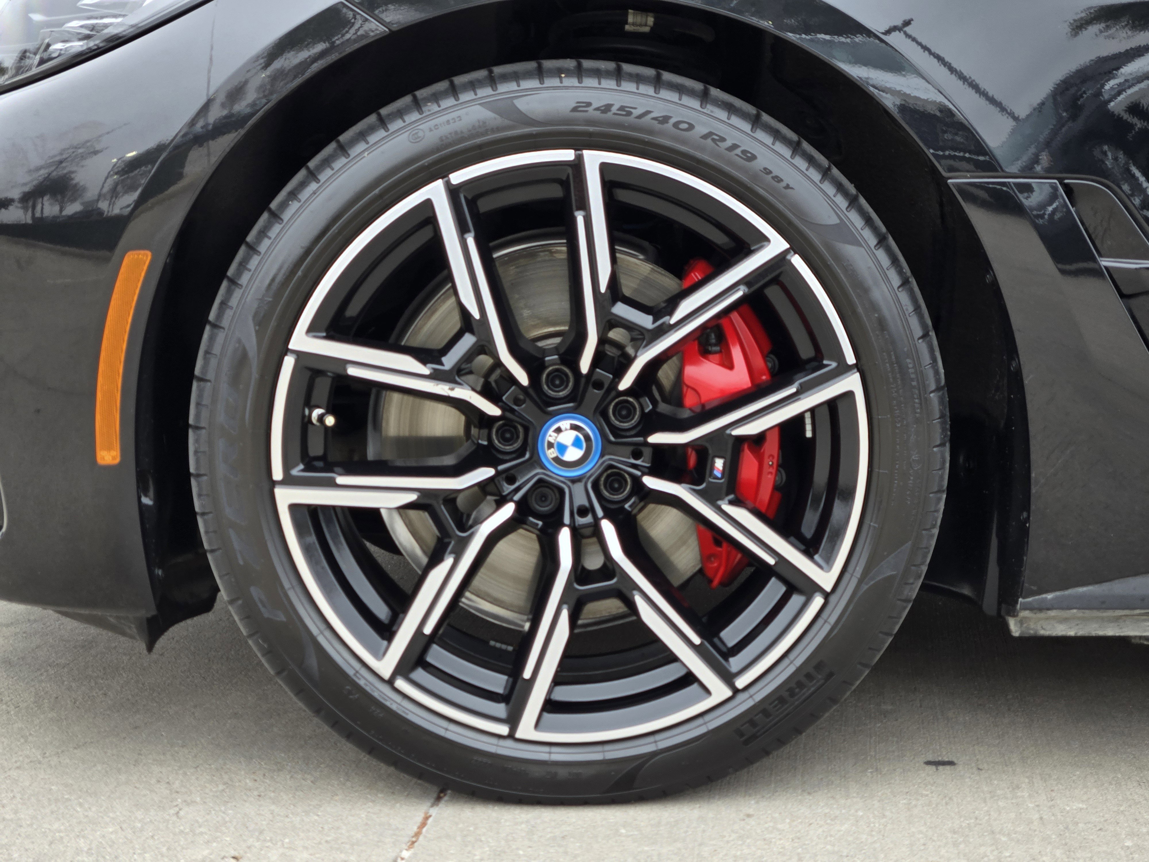 Used 2023 BMW i4 eDrive40 w/ M Sport Package image 10