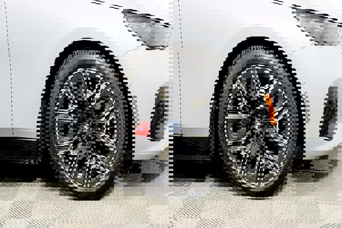 Used 2025 BMW i5 eDrive40i w/ M Sport Package image 22