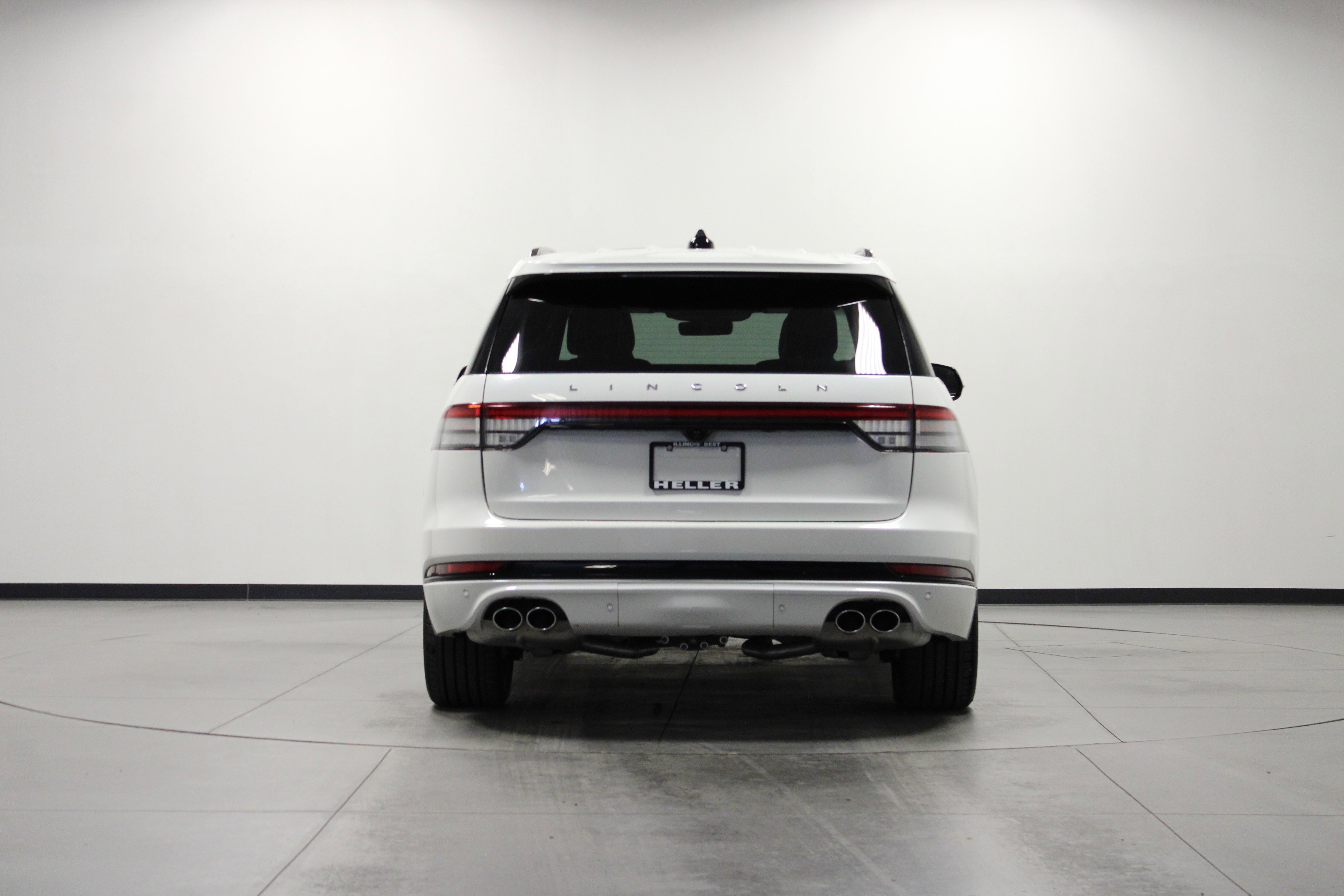 Used 2025 Lincoln Aviator Reserve w/ Luxury Package image 5