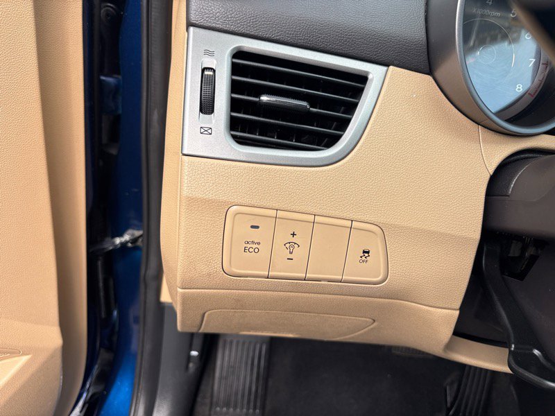 Used 2013 Hyundai Elantra GLS image 13